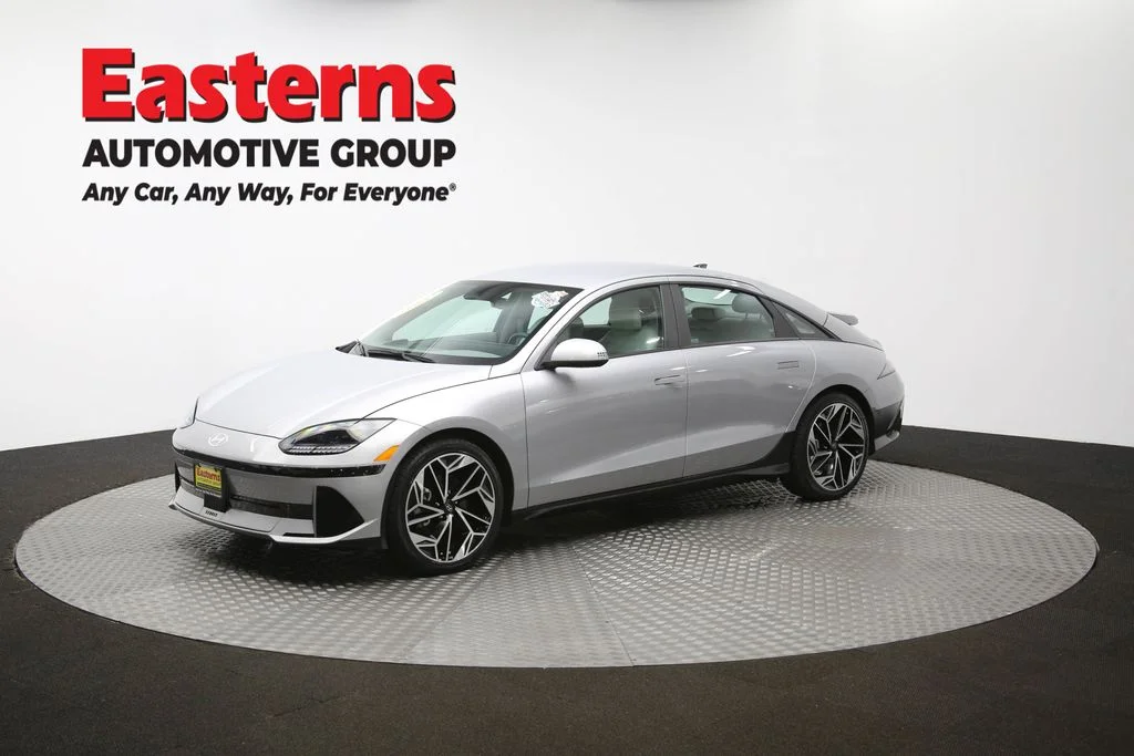 Used 2023 Silver Hyundai SEL image 56