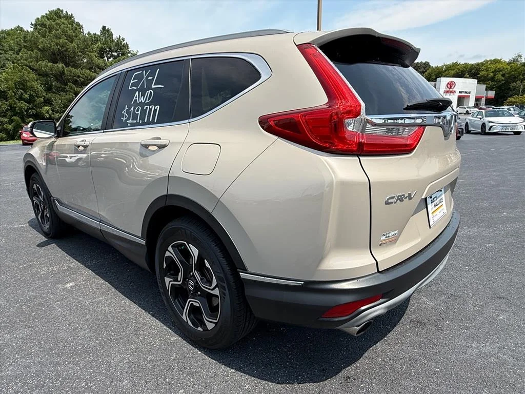 Used 2017 Gold Honda Touring image 5