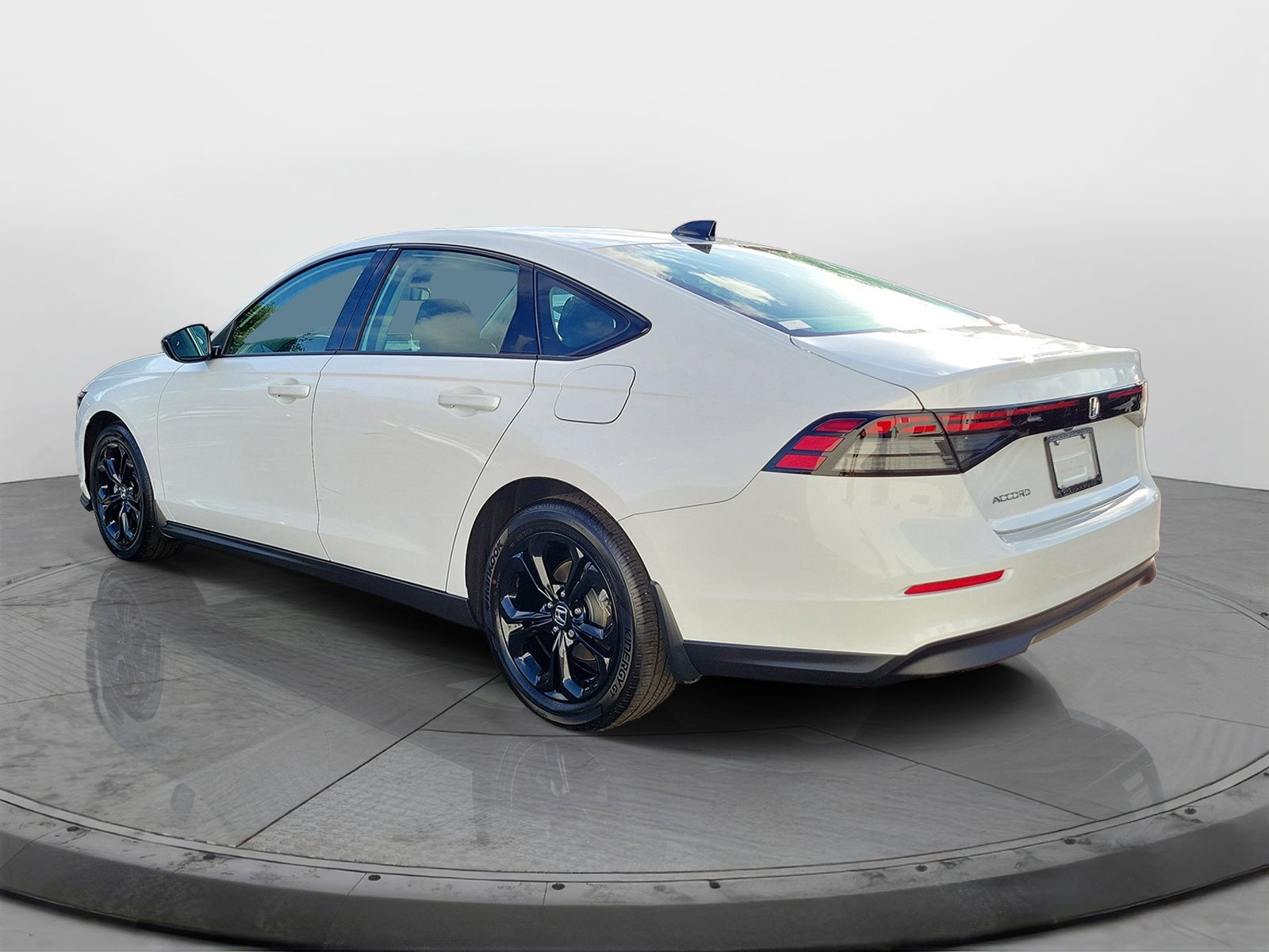 2025 Honda Accord SE - Photo 34