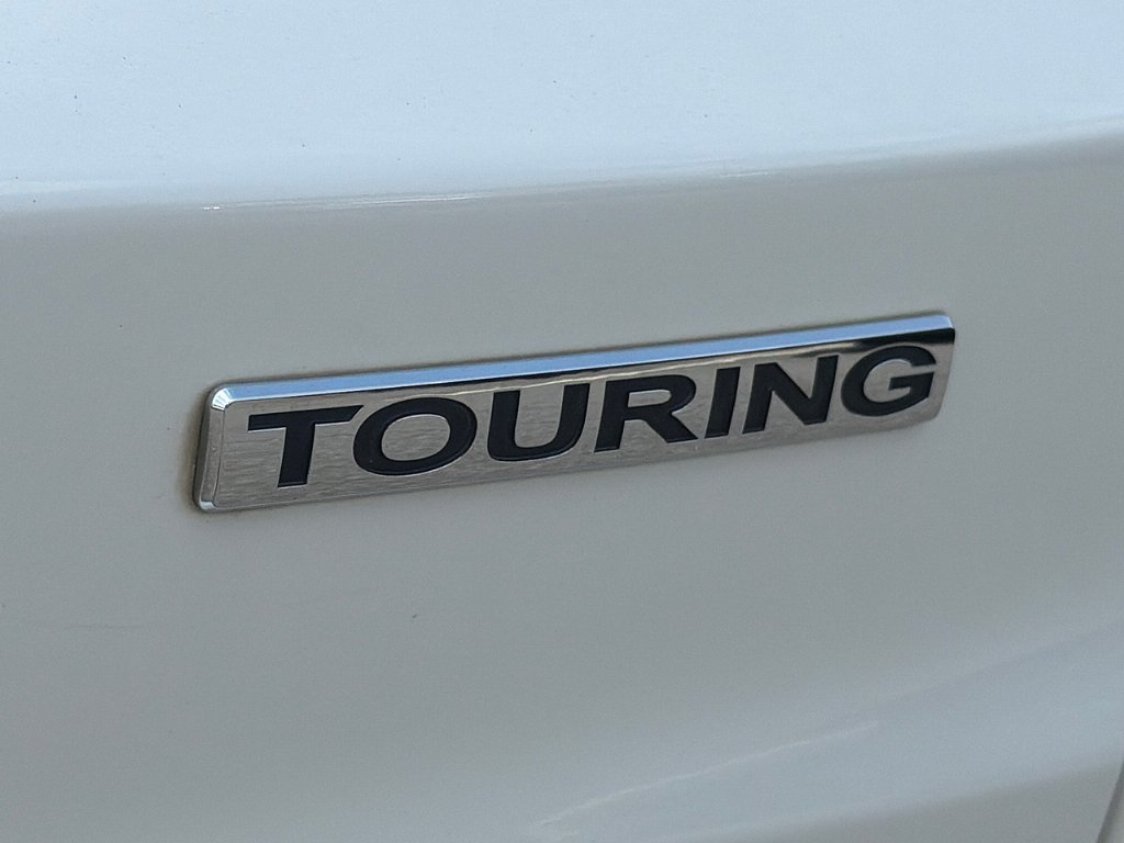 Used 2016 Diamond White Pearl Honda Touring image 30