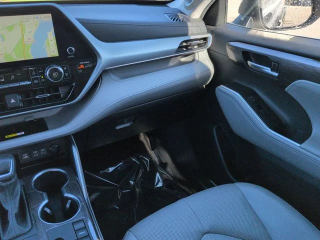 Used 2023 Gray Toyota Platinum image 17