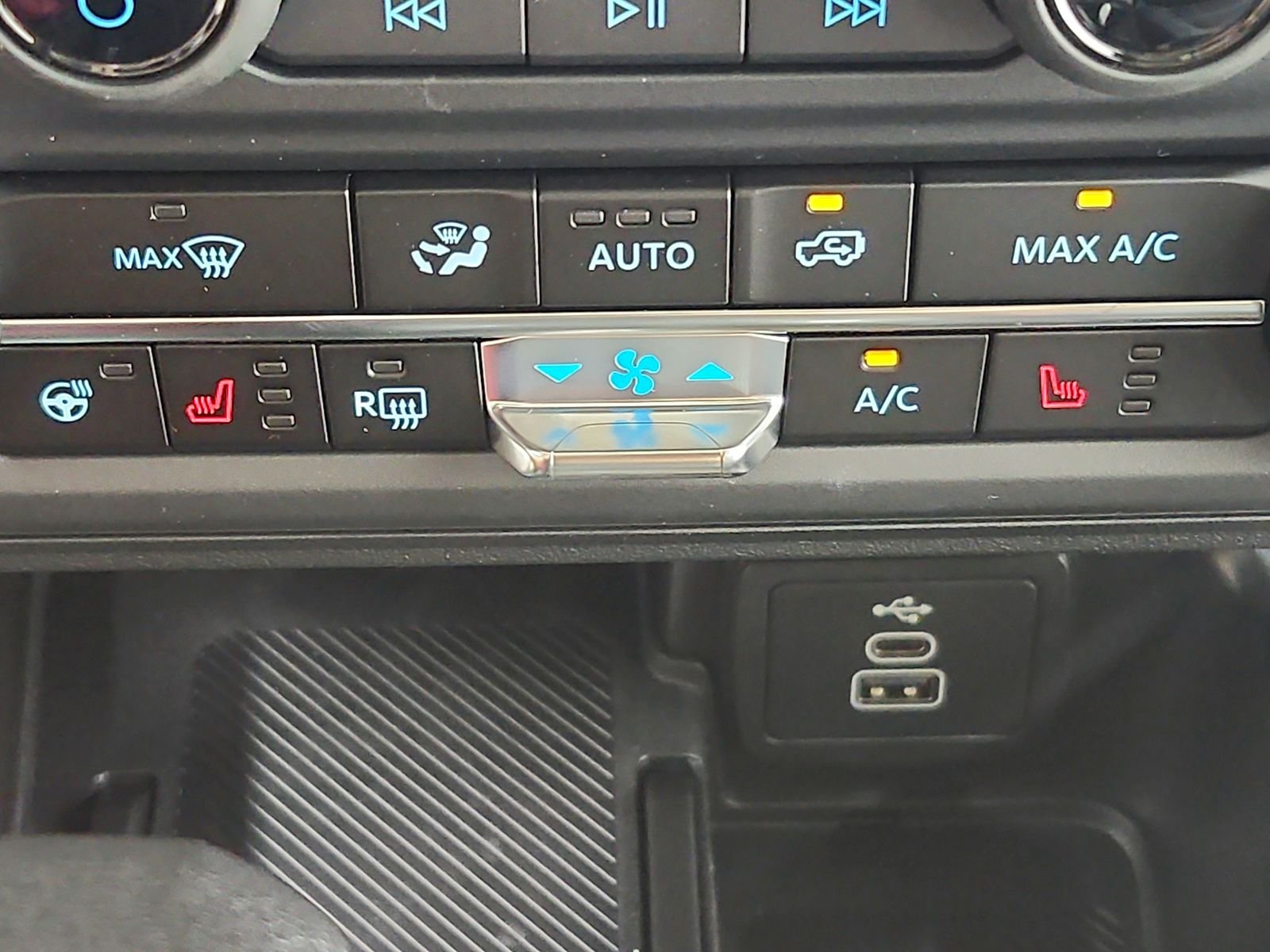New 2026 Desert Sand Ford Badlands® image 35