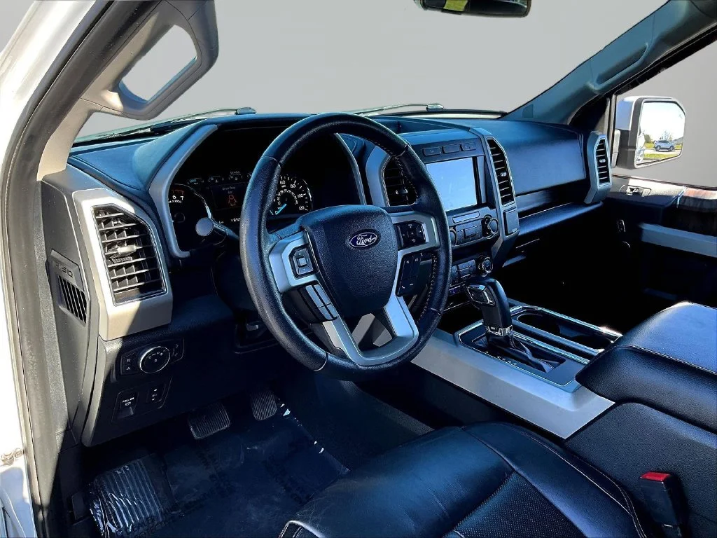 Used 2020 Oxford White Ford Lariat image 20