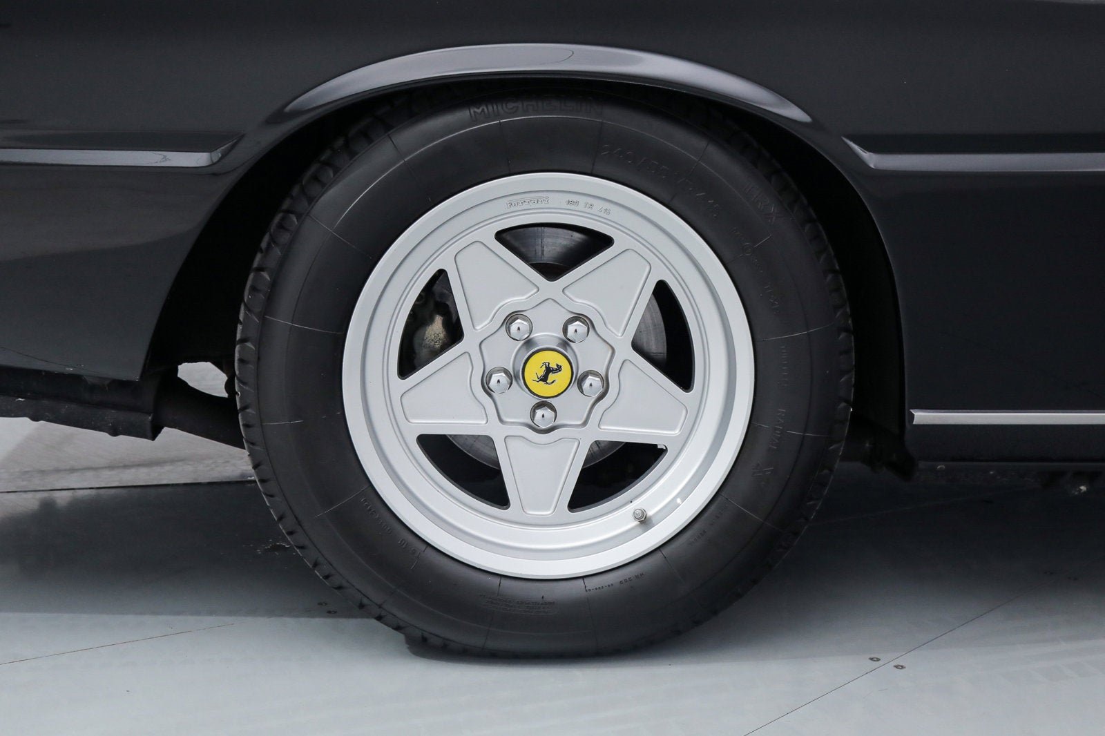 Used 1983 Nero Ferrari  image 36