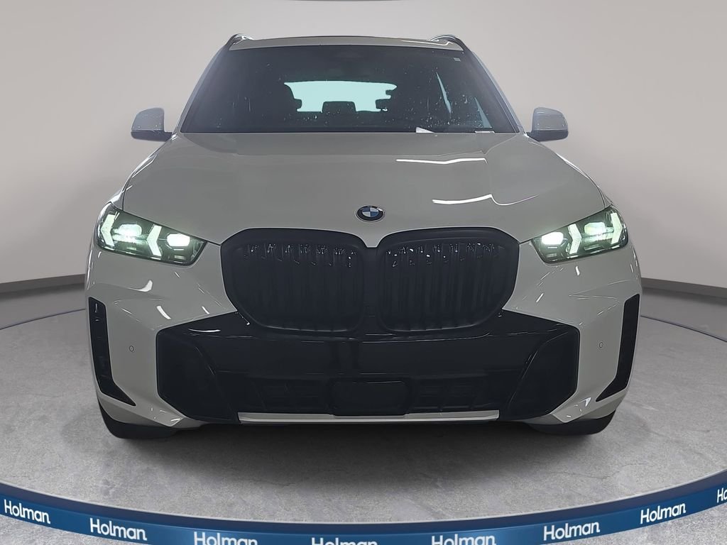 New 2026 Mineral White Metallic BMW sDrive40i image 2