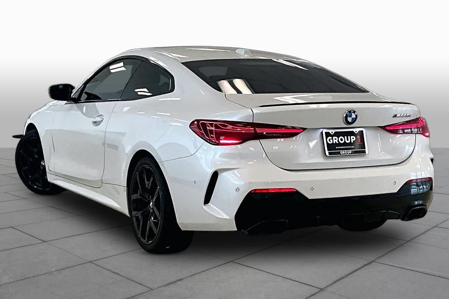 Used 2025 Mineral White Metallic BMW M440i image 10