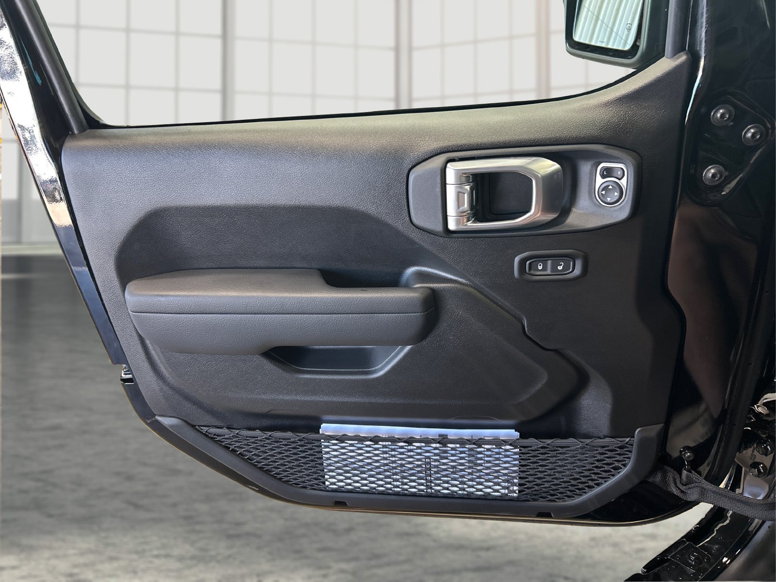 New 2026 Black Clear-Coat Exterior Paint Jeep 85th Anniversary Edition image 18