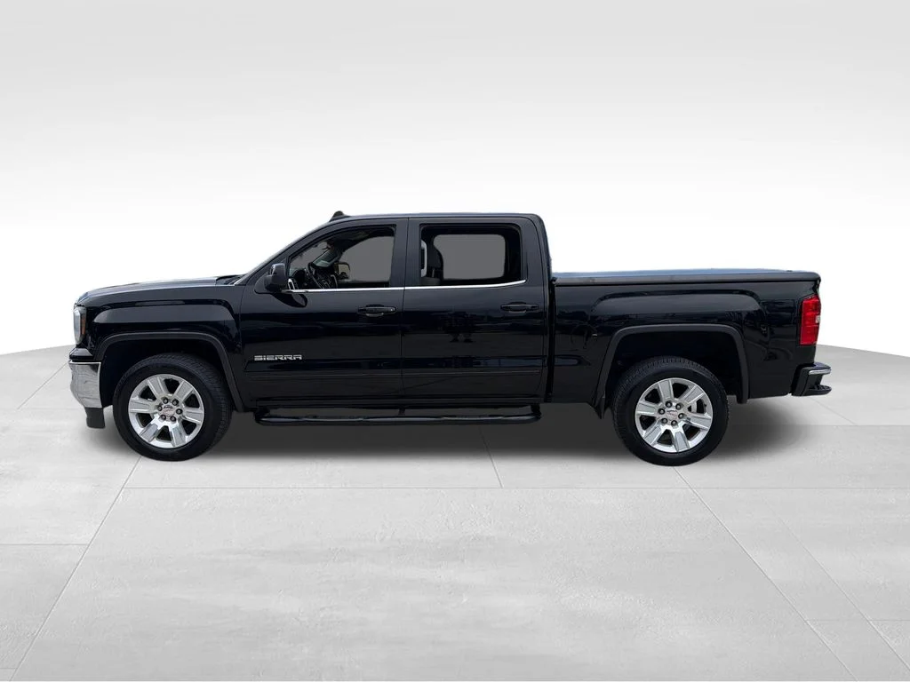Used 2016 Black GMC SLE image 4
