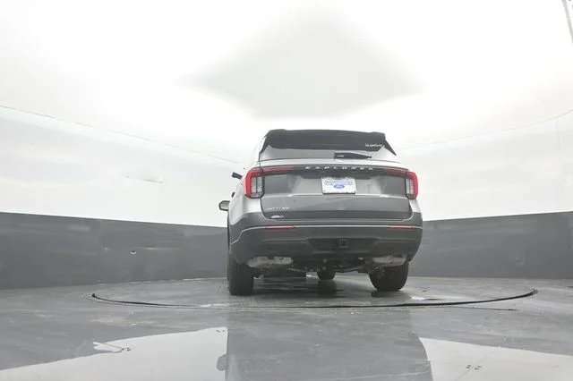New 2026 Carbonized Gray Metallic Ford Active image 37
