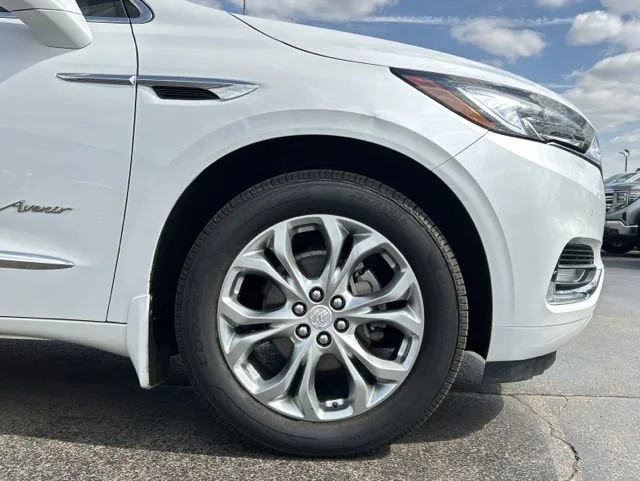 Used 2020 White Frost Tricoat Buick Avenir image 16