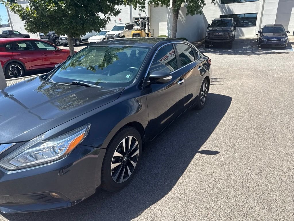 Used 2018 Blue Nissan 2.5 SL image 5