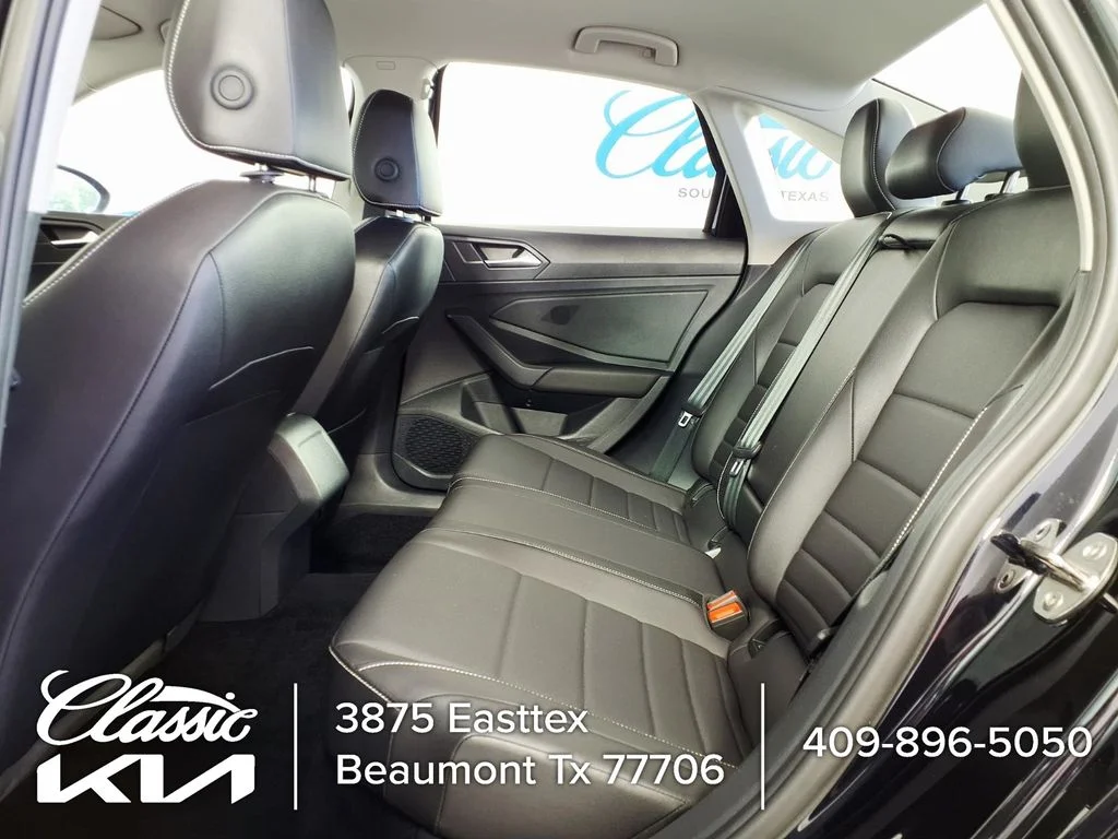 Used 2024  Volkswagen 1.5T SE image 8