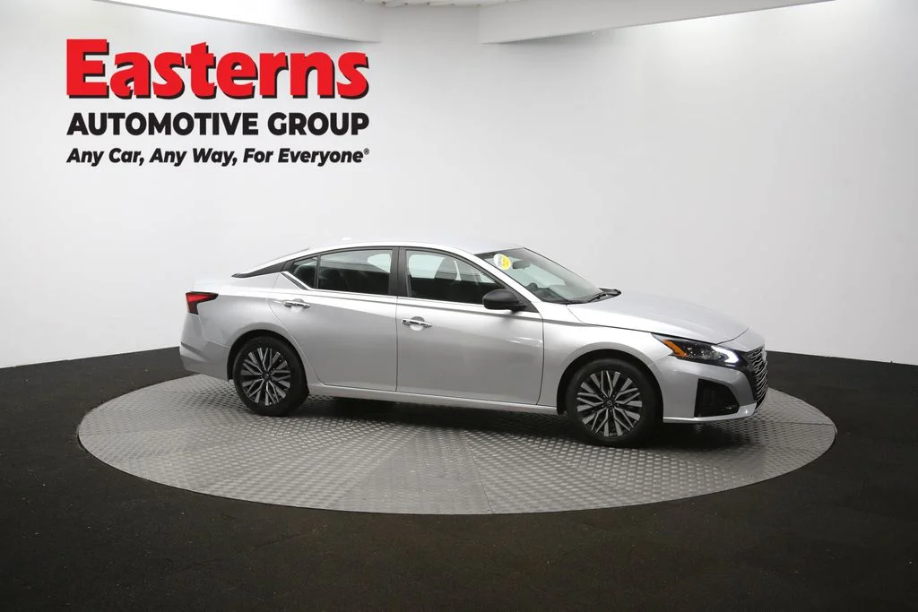 Used 2023 Silver Nissan 2.5 SR image 47