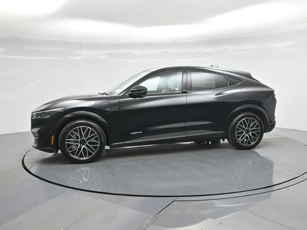 Used 2025 Black Ford Premium image 32