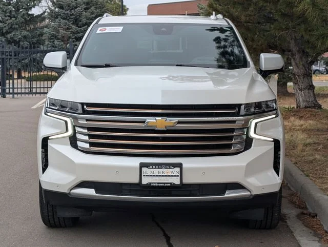 Used 2023 Pearl Chevrolet High Country image 6