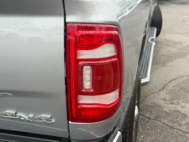 Used 2024 Silver Ram Laramie image 10