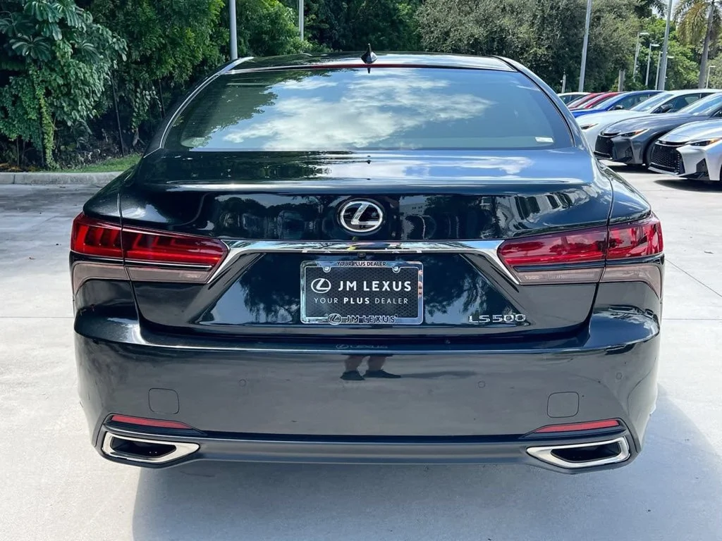 Certified Used 2024 GRAPHITE BLACK GF. Lexus 500 Base image 6