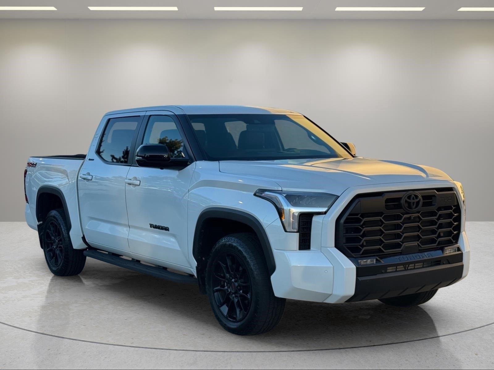 Used 2025 Wind Chill Pearl Toyota Limited image 7