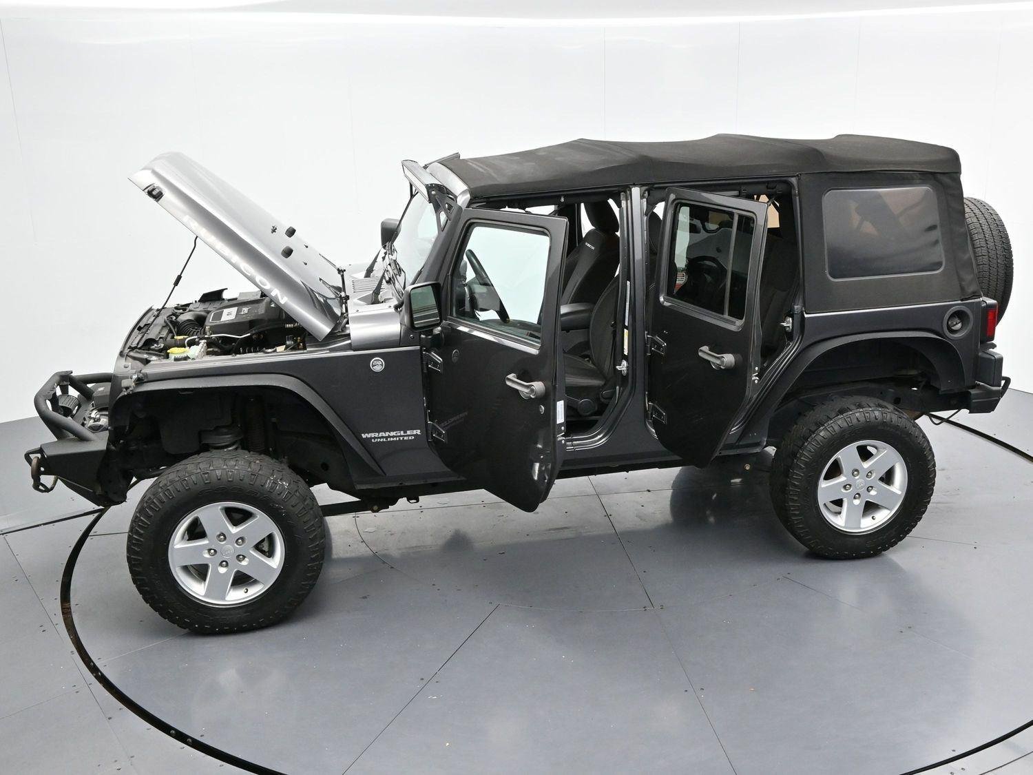 Used 2017 Granite Crystal Metallic Clearcoat Jeep Rubicon image 36