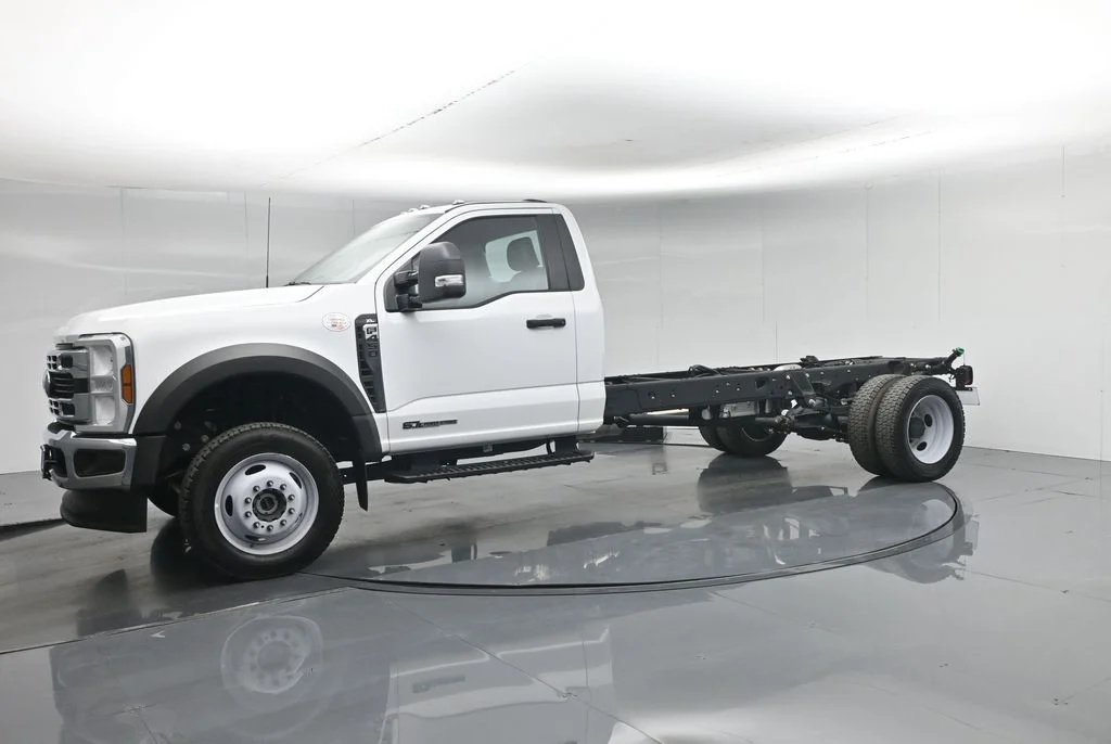 New 2025 Oxford White Ford XL image 24