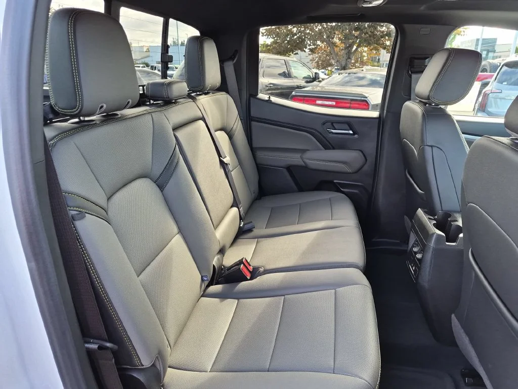 Used 2025 Summit White Chevrolet ZR2 image 27