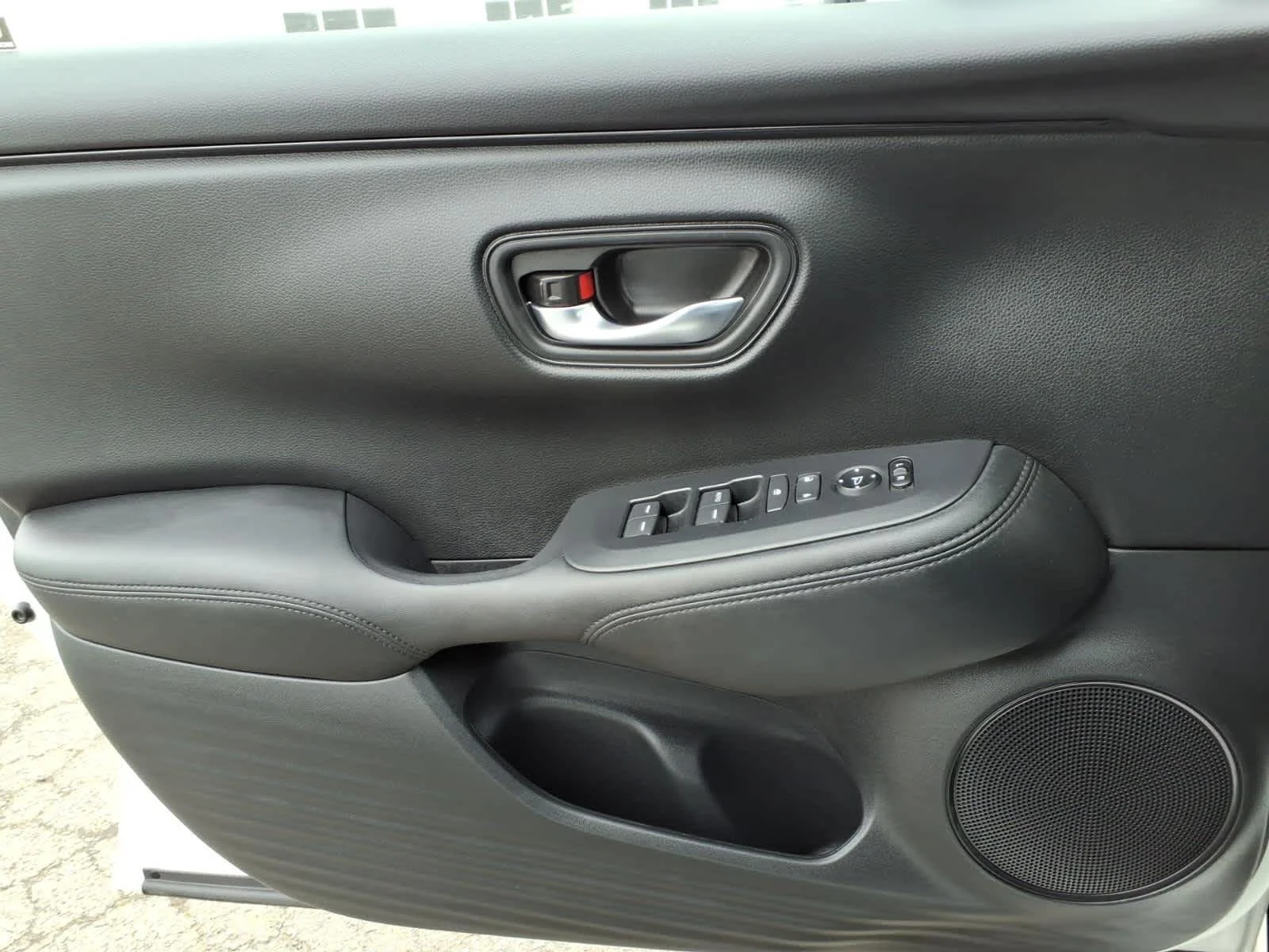 2025 Honda HR-V LX - Photo 16