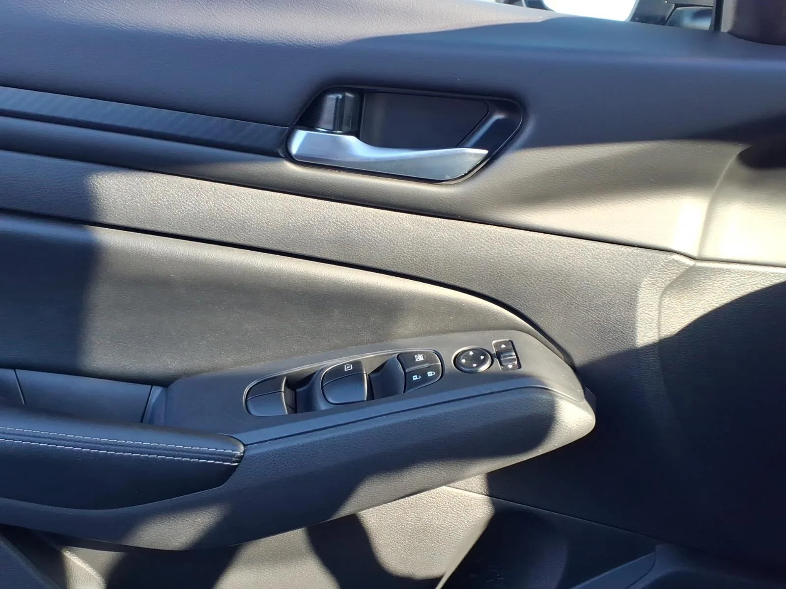 Used 2025 Gun Metallic Nissan SV image 23