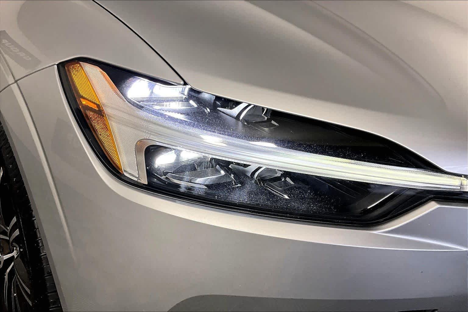 Used 2021 Bright Silver Metallic Volvo Inscription image 25
