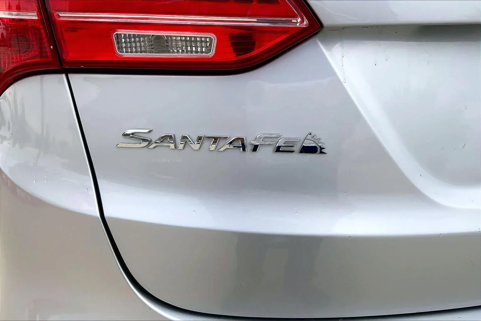 Used 2016 Sparkling Silver Hyundai  image 33