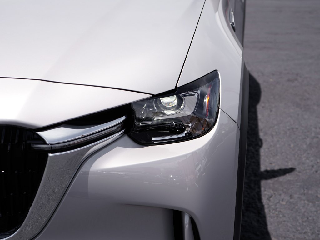 New 2026 Platinum Quartz Mazda Preferred image 4