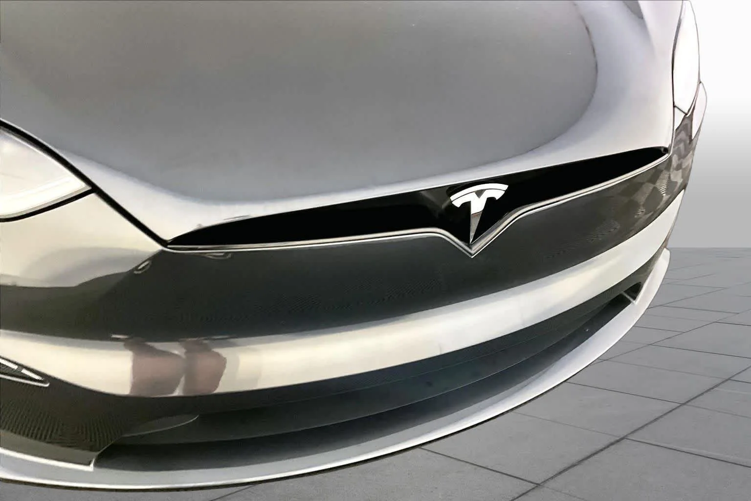 Used 2024 Pearl White Multi-Coat Tesla  image 30