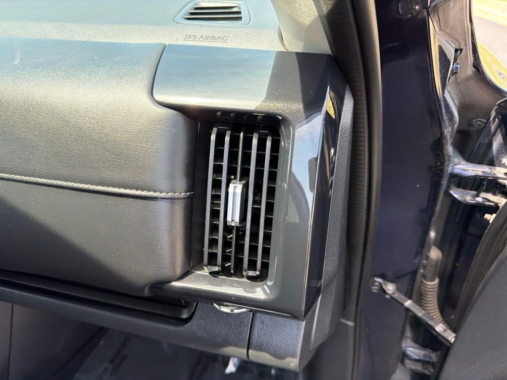 Used 2022 Blue Nissan SV image 17