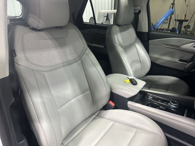 Certified Used 2025 White Ford Active image 32