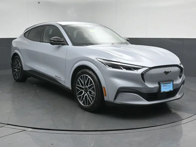 2025 Ford Mustang-Mach-e Premium's photo