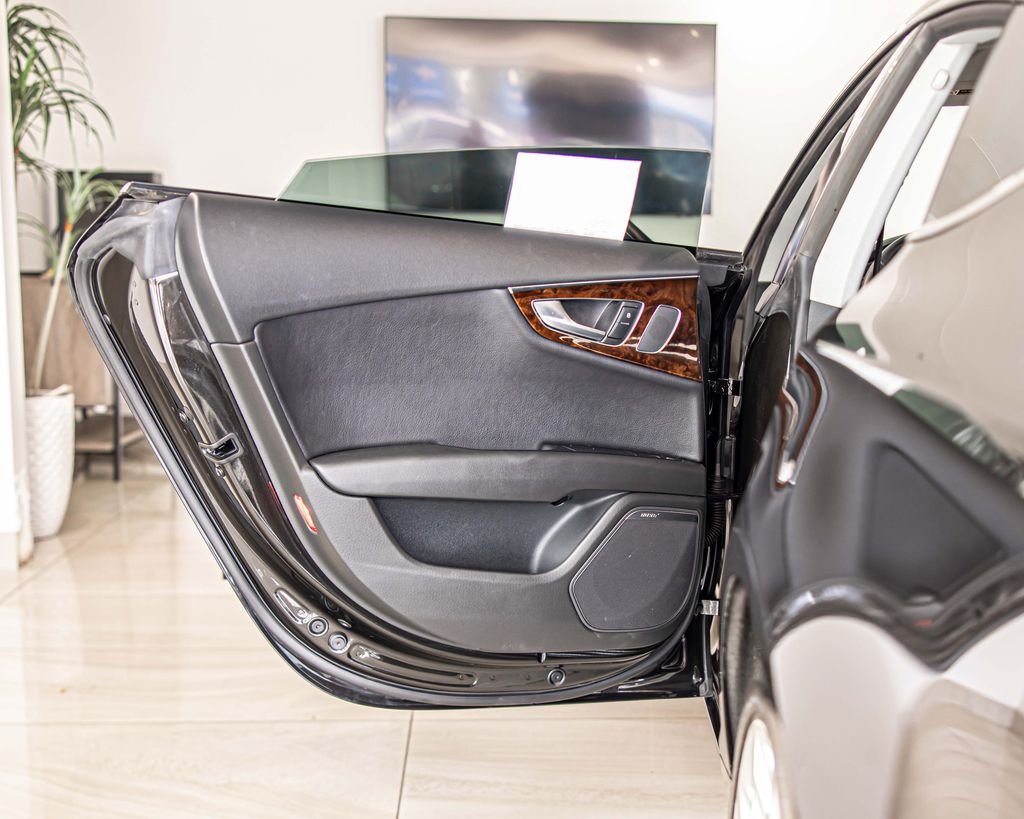 Used 2013 Black Audi 3.0T Premium image 33