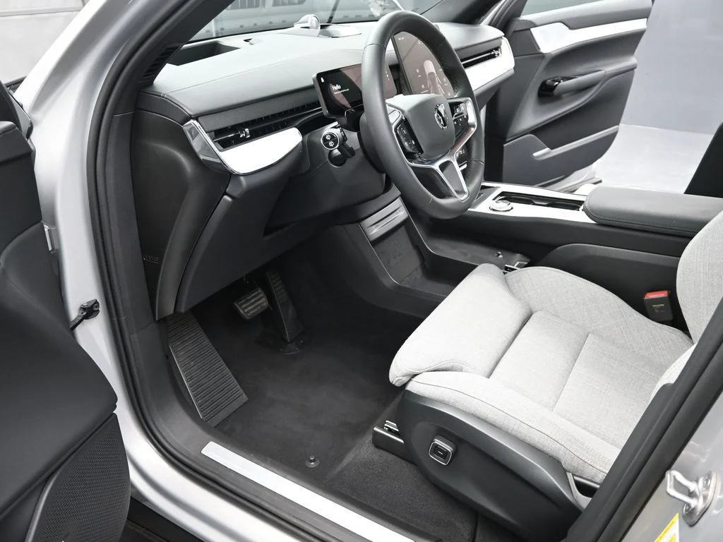 2025 Volvo EX90 Ultra - Photo 10