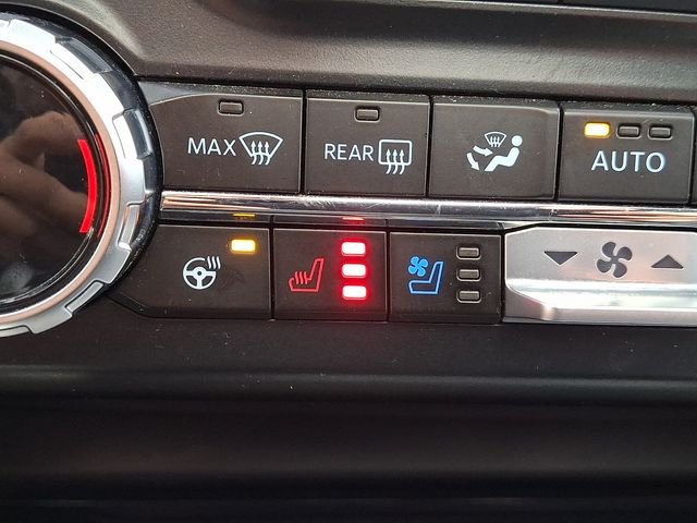 Used 2023  Ford Lariat image 24