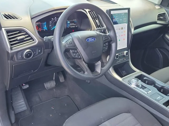 2023 Ford Edge SE - Photo 17