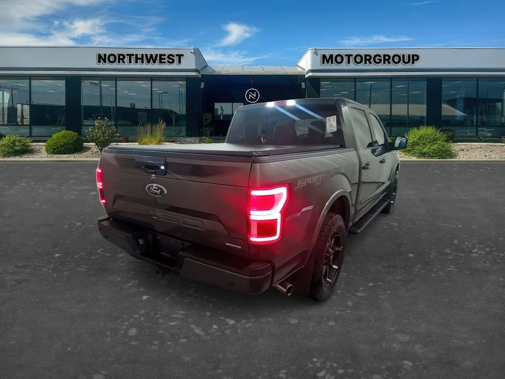 Used 2018 Magnetic Ford LARIAT image 4