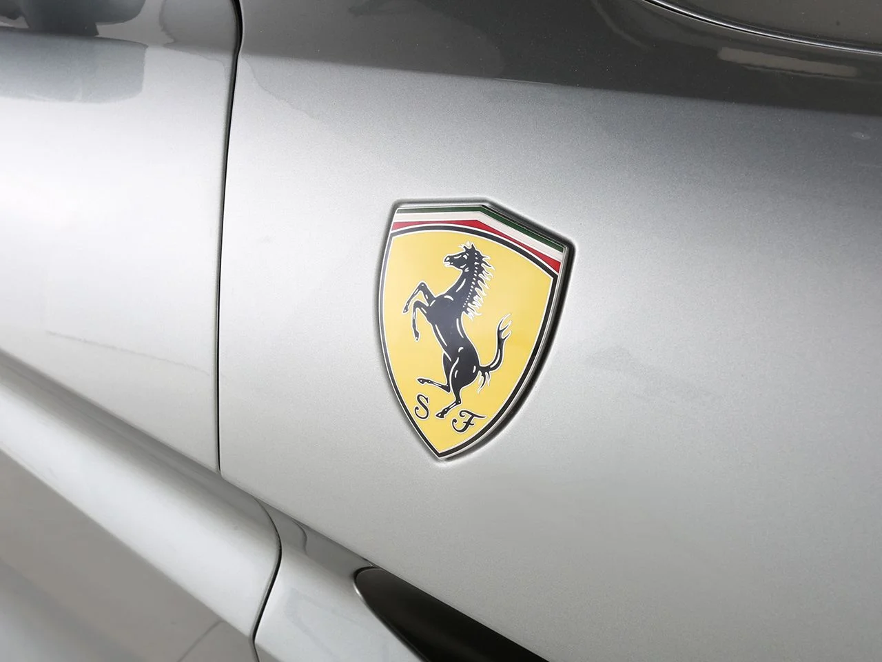 Used 2019 Gray Ferrari Base image 14