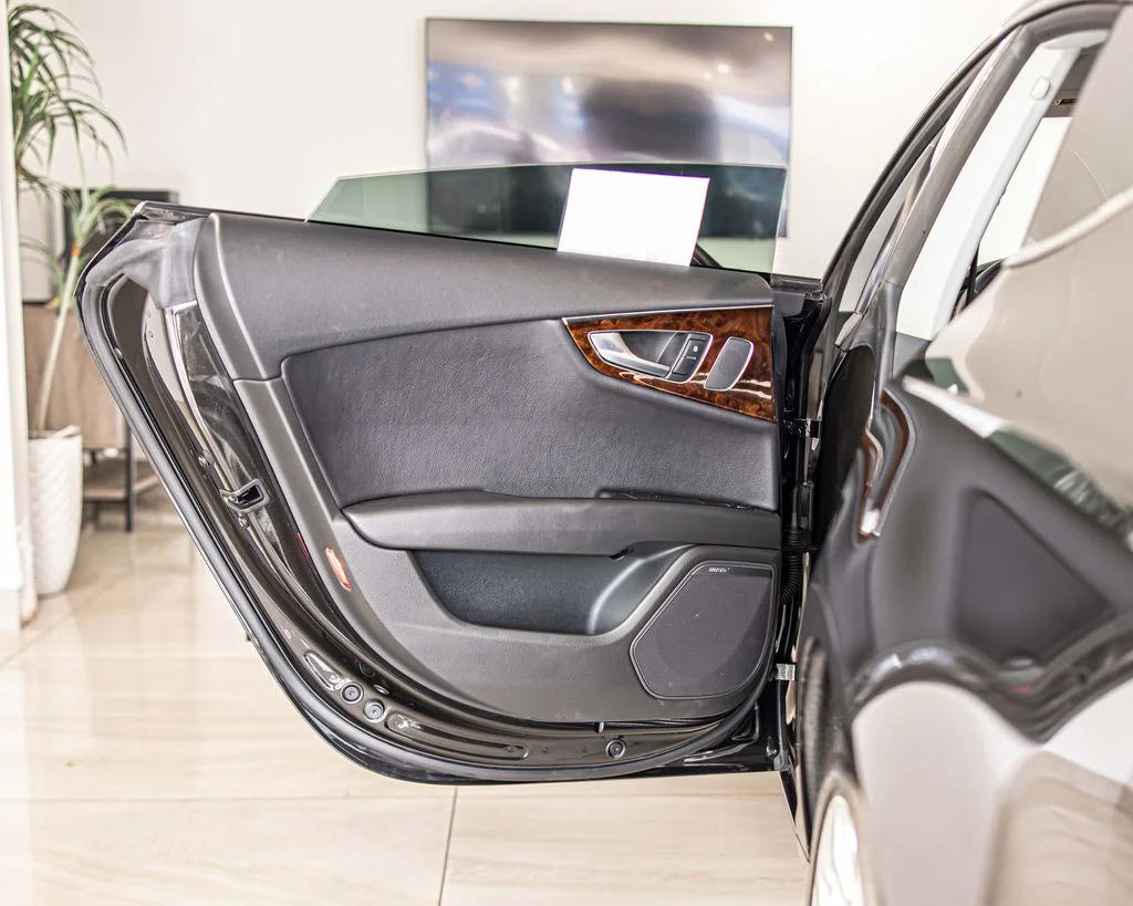 Used 2013 Black Audi  image 33