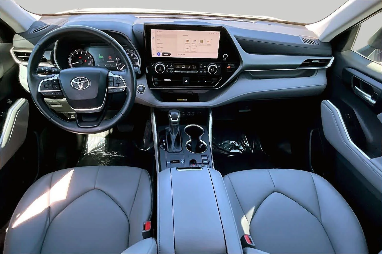 Used 2023 Celestial Silver Metallic Toyota XLE image 14