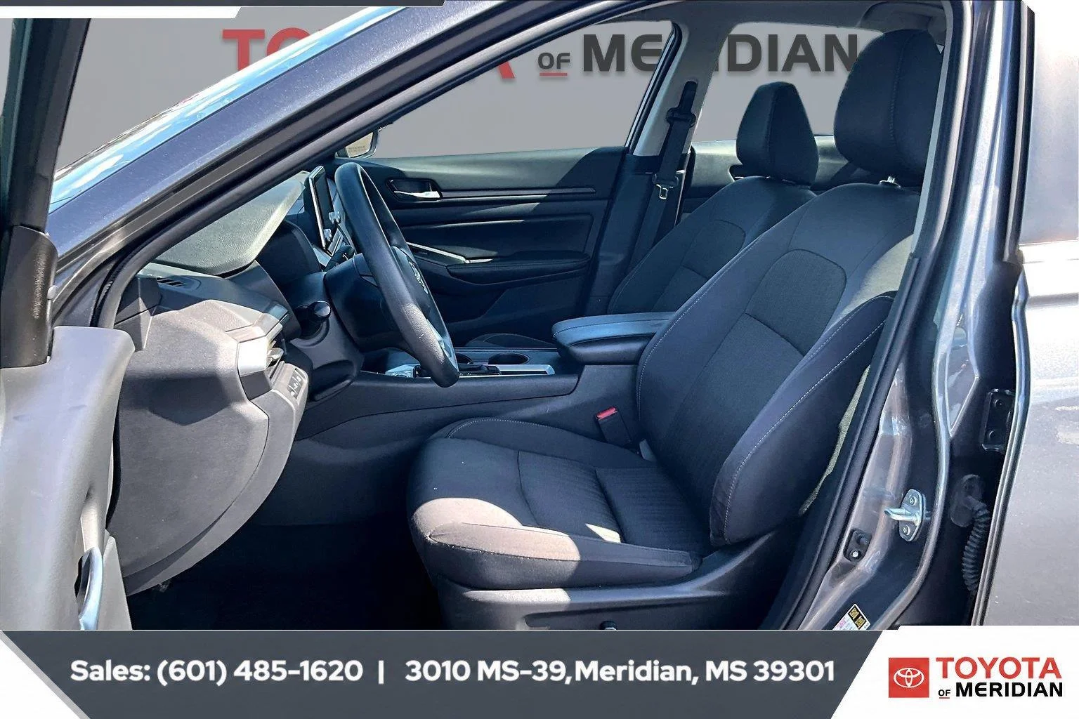 Used 2025 Gun Metallic Nissan SV image 18