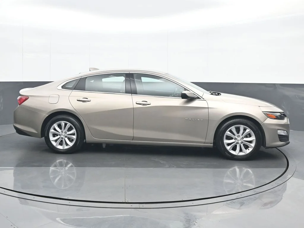 Used 2022 Gray Chevrolet LT image 7