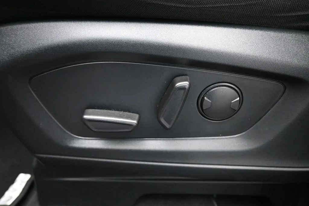 Used 2023 Red Ford XLT image 10