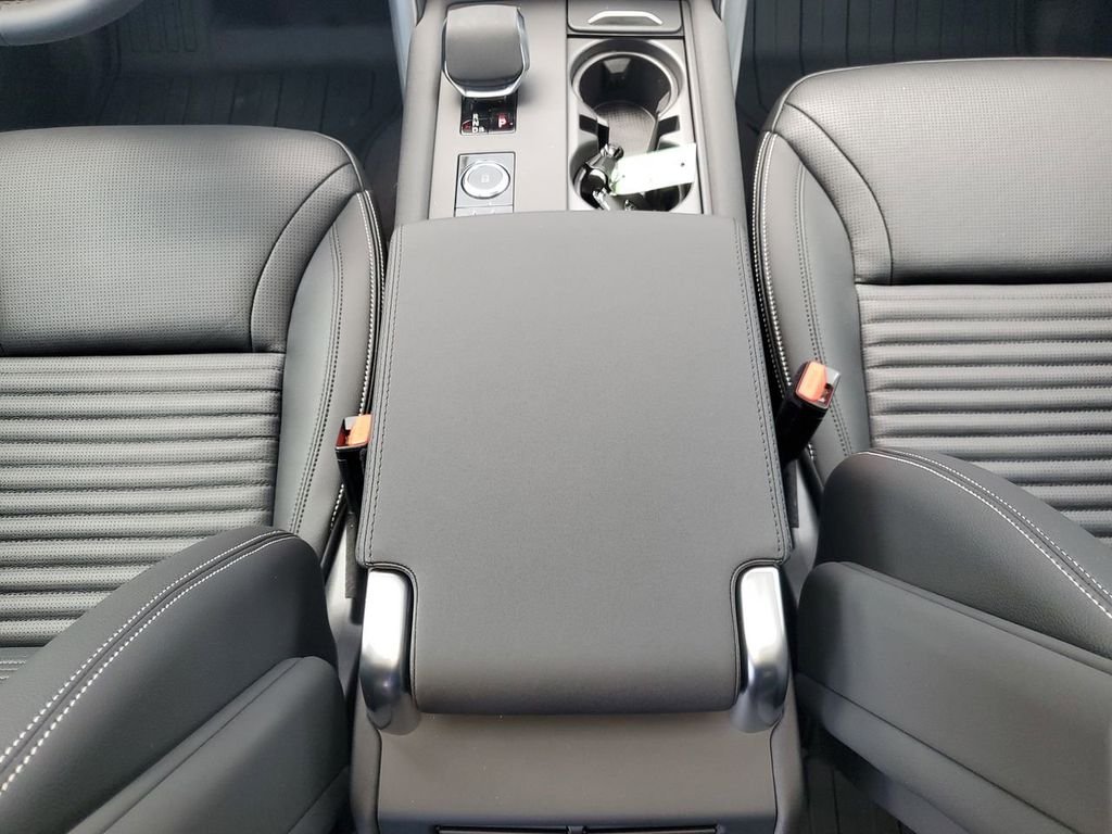 New 2025 Eiger Grey Land Rover S image 21