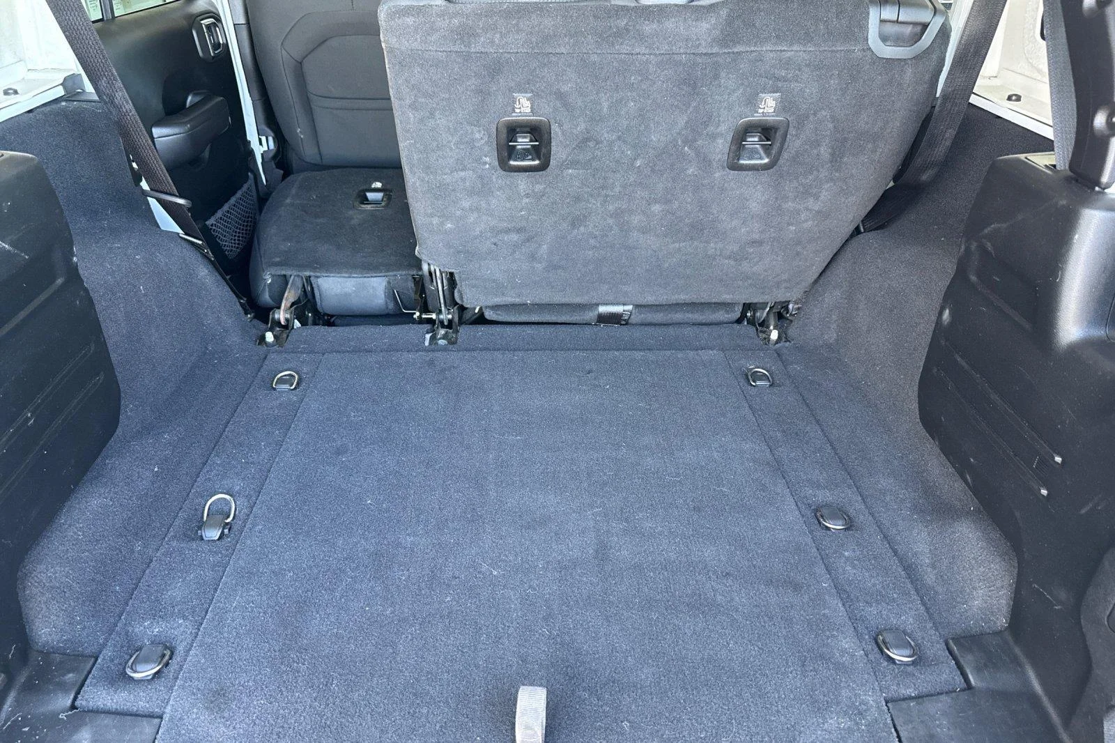 Used 2018 Bright White Clearcoat Jeep Sport S image 14