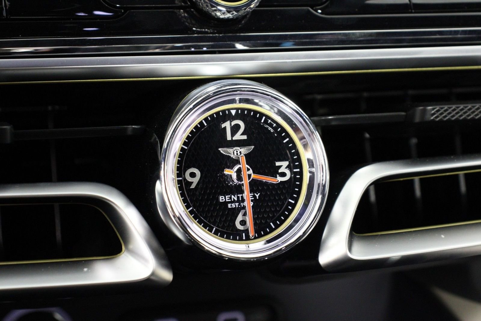 2025 Bentley Flying Spur Speed - Photo 16