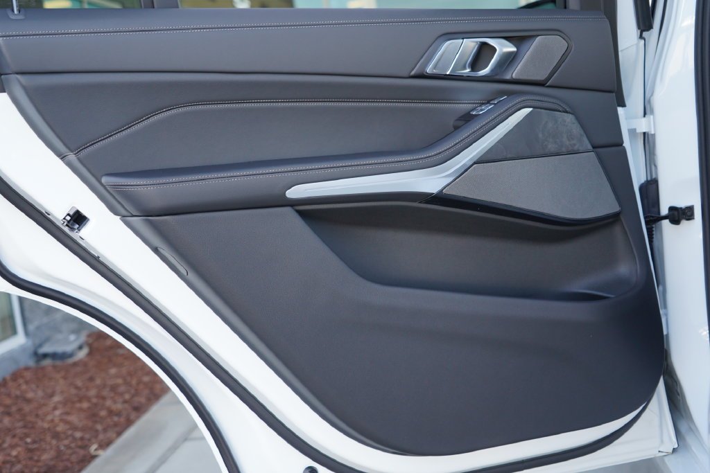 New 2027 Alpine White BMW xDrive40i image 32
