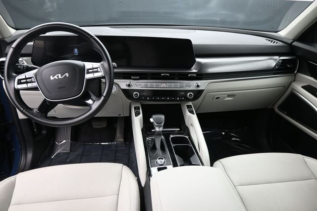 Used 2023 Black Kia S image 9